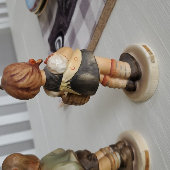 Hummel Figurines - Picture 5 of 8